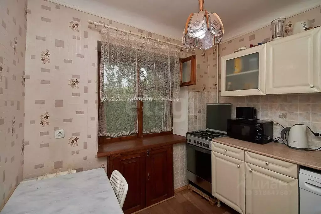 2-к кв. Тюменская область, Тюмень ул. Республики, 133 (43.6 м) - Фото 0