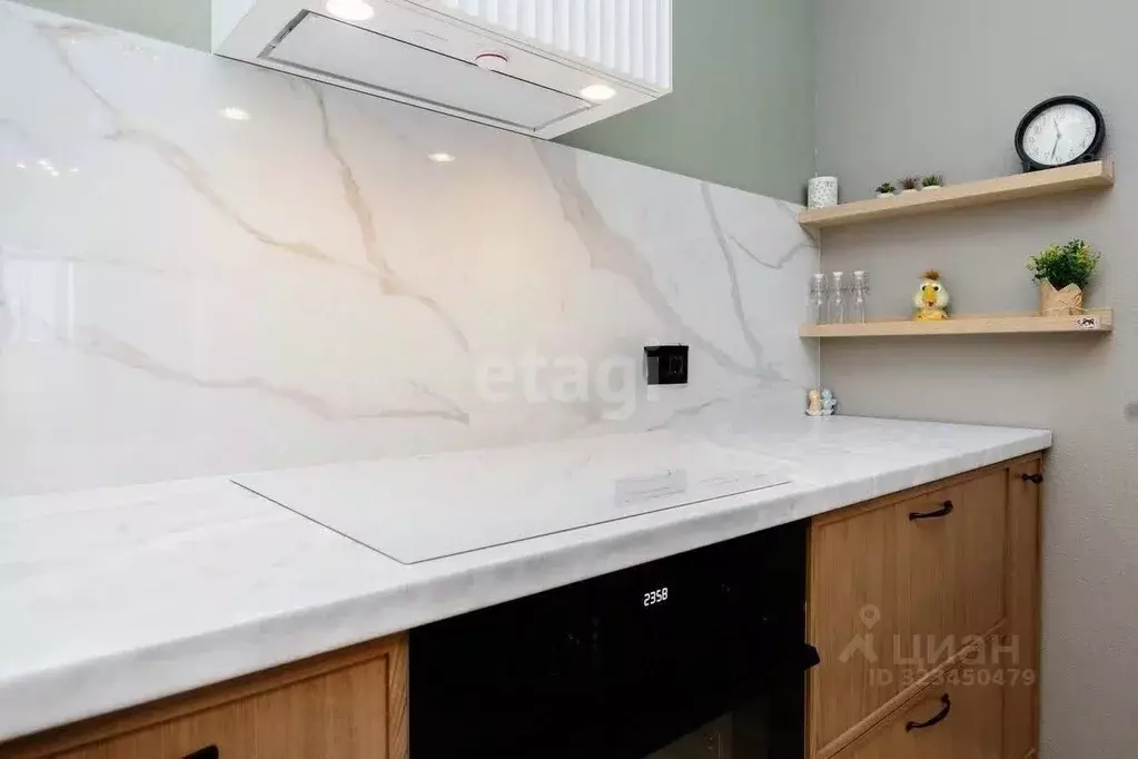 2-к кв. Свердловская область, Екатеринбург ул. Победы, 102 (67.4 м) - Фото 1