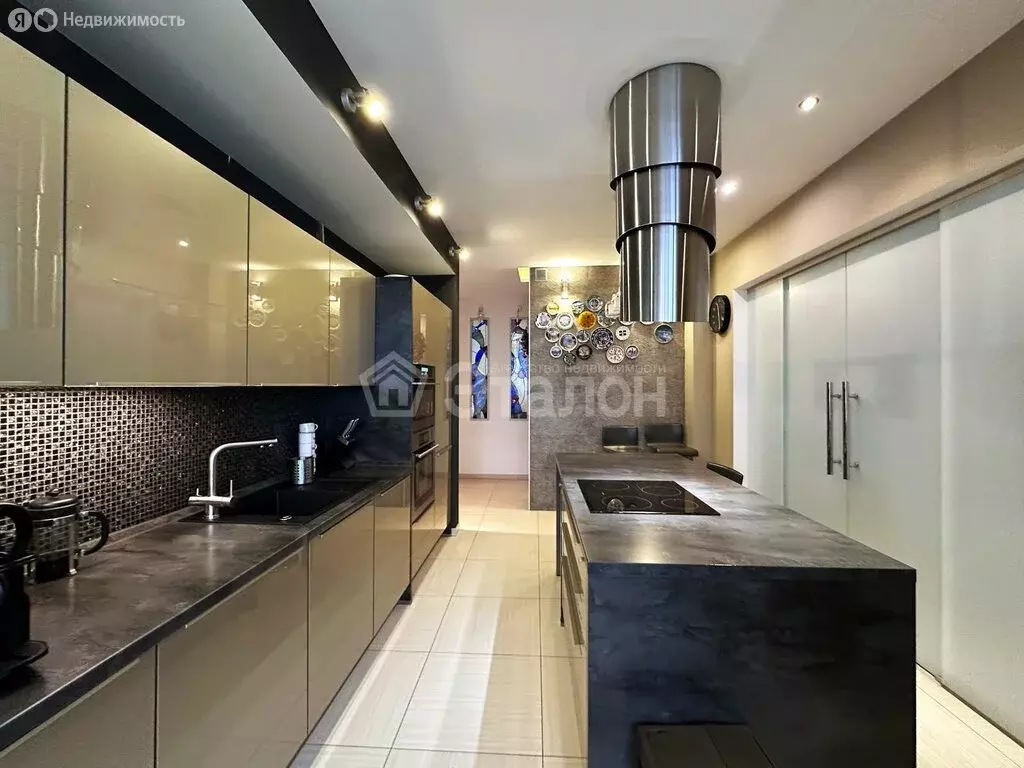 3-комнатная квартира: Волгоград, Ангарская улица, 71 (130.6 м) - Фото 2