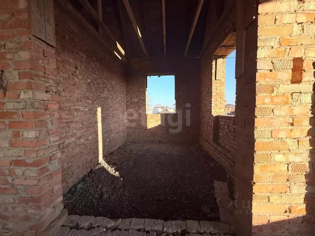 Дом в Ингушетия, Назрановский район, Кантышево с/пос, с. Кантышево ул. ... - Фото 1