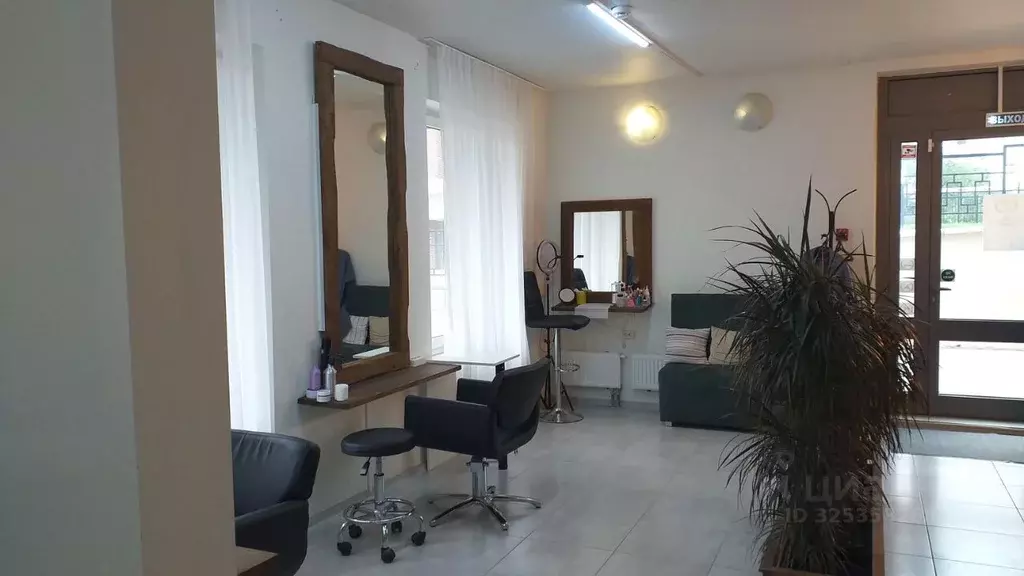 Помещение свободного назначения в Санкт-Петербург Петергофское ш., ... - Фото 2