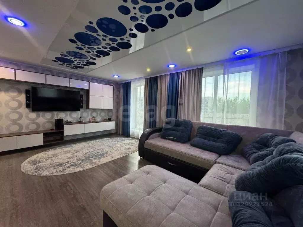 Дом в Амурская область, Свободный ул. 50 лет Октября, 255 (217 м) - Фото 0