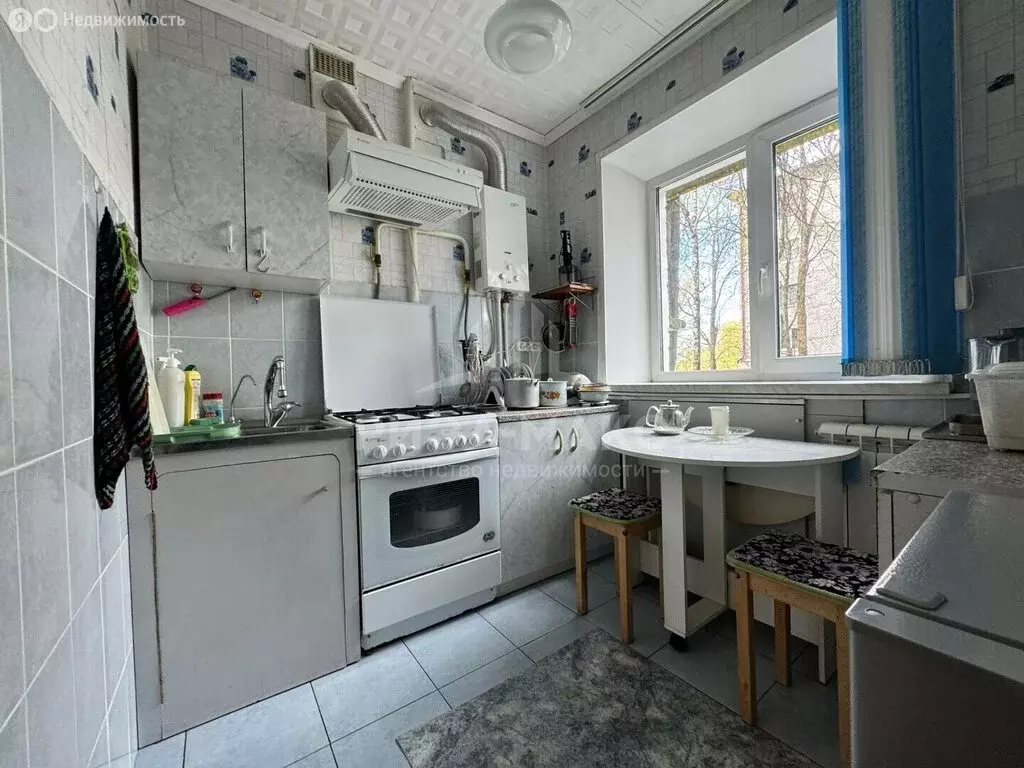 3-комнатная квартира: Брянск, Мало-Завальская улица, 2 (57.4 м) - Фото 2