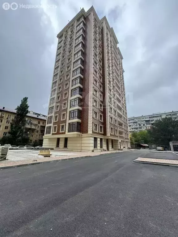 3-комнатная квартира: Махачкала, проспект Имама Шамиля, 30А (110 м) - Фото 1