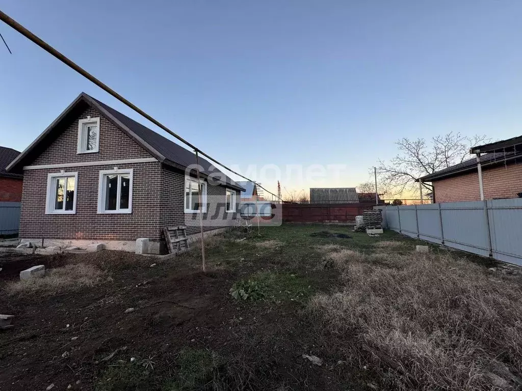 Дом в Краснодарский край, Динской район, с. Красносельское, Молодежный ... - Фото 1