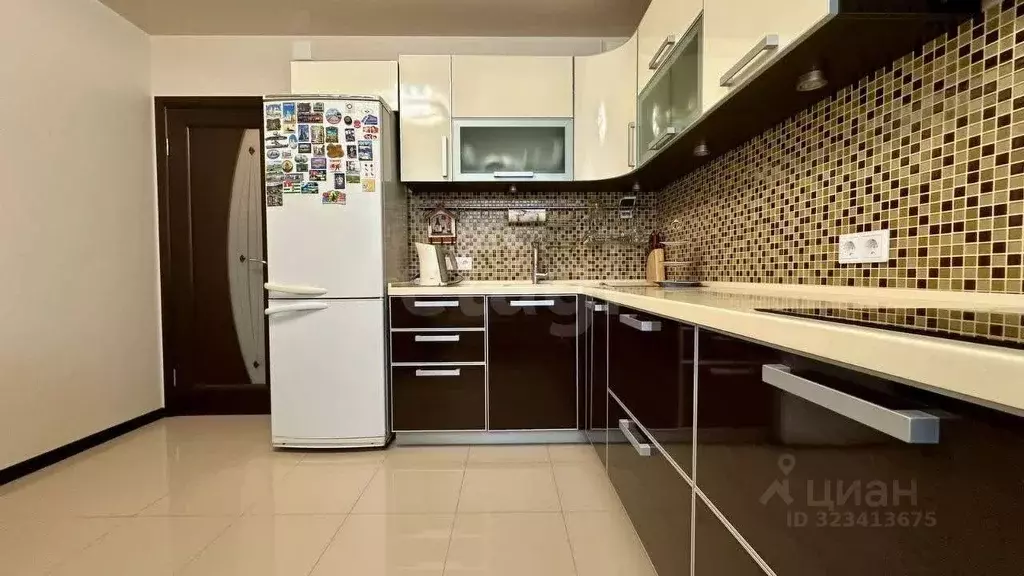 3-к кв. Вологодская область, Череповец ул. Крайняя, 12 (86.5 м) - Фото 0