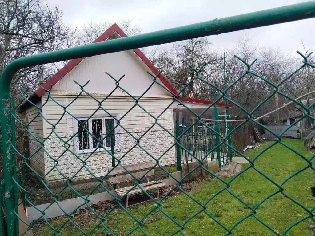 Дом в Ставропольский край, Изобильненский муниципальный округ, пос. ... - Фото 1