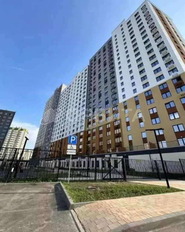 1-к кв. Тюменская область, Тюмень ул. Лесопарковая, 1к1 (38.1 м) - Фото 0