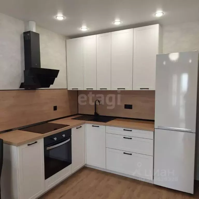 2-к кв. Татарстан, Казань ул. Рауиса Гареева, 113 (60.0 м) - Фото 0