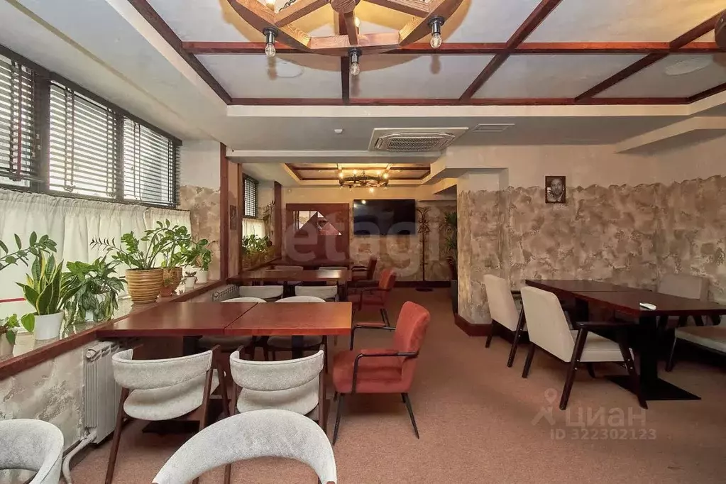 Помещение свободного назначения в Тюменская область, Тюмень ул. ... - Фото 1