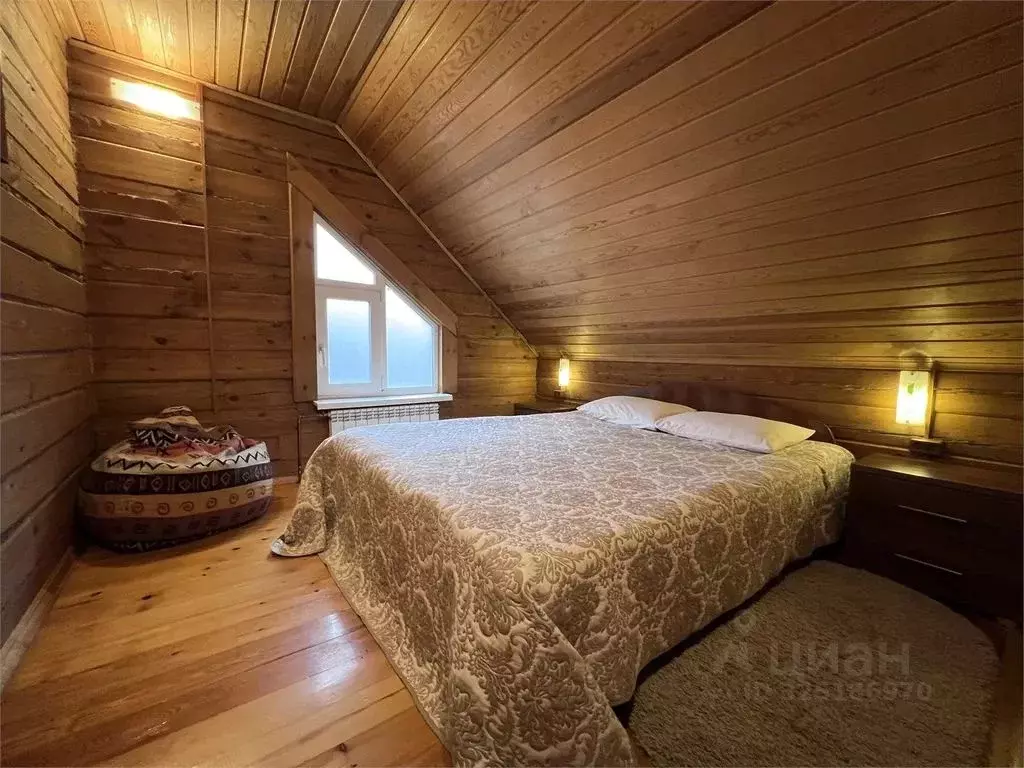 Комната Бурятия, Тункинский район, пос. Аршан ул. Лермонтова, 2 - Фото 1