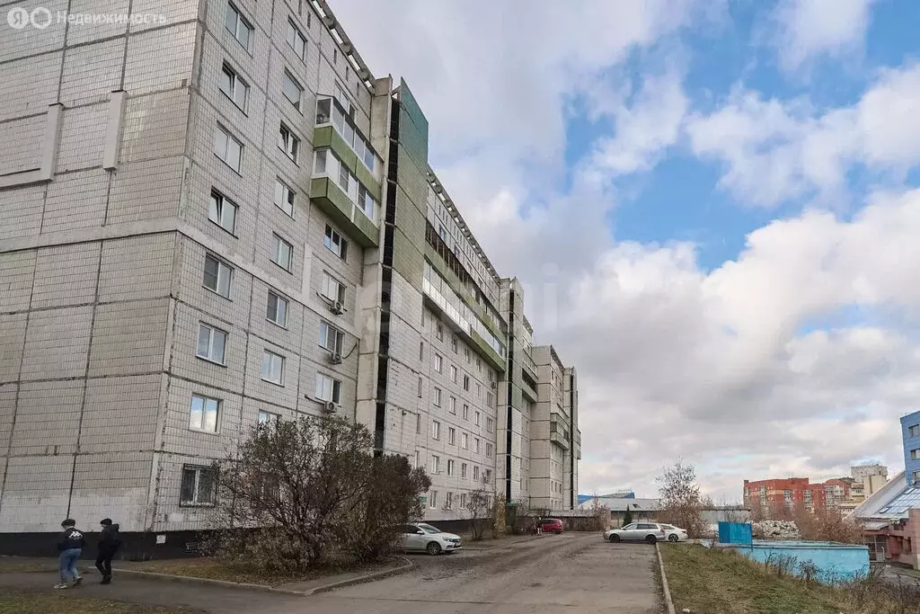 4-комнатная квартира: Кемерово, Октябрьский проспект, 61 (74.1 м) - Фото 1