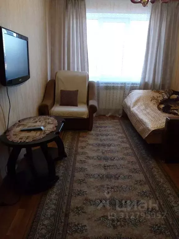 1-к кв. Нижегородская область, Выкса ул. Симы Битковой, 28В (35.0 м) - Фото 0