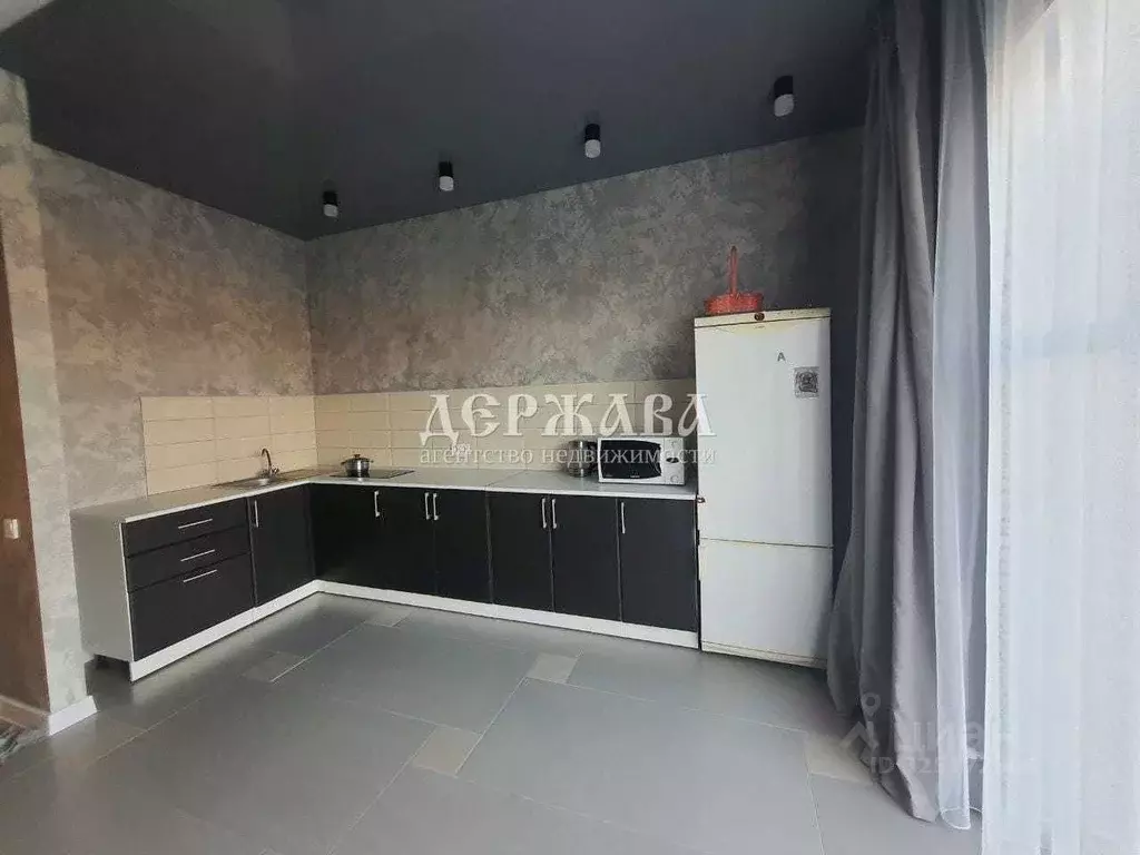 Коттедж в Белгородская область, Старый Оскол Центральная ул. (198 м) - Фото 1