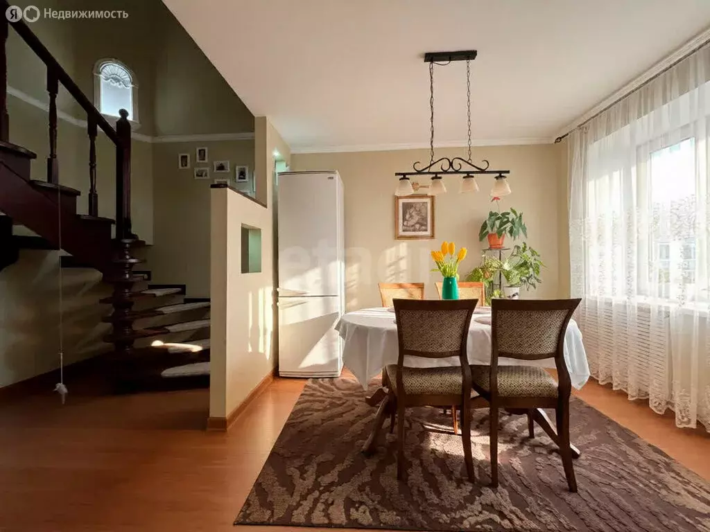 9-комнатная квартира: Псков, Коммунальная улица, 7 (164.2 м) - Фото 1