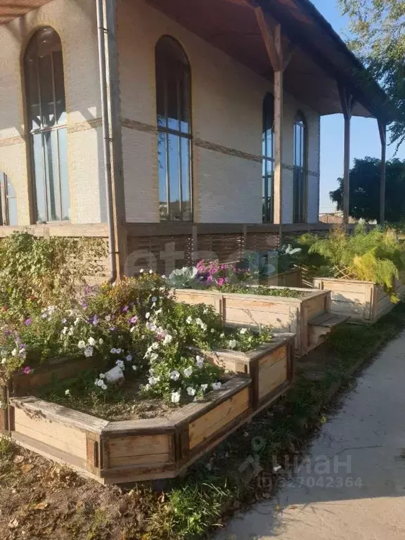 Дом в Астраханская область, Камызякский район, с. Чаган Восточная ул., ... - Фото 1