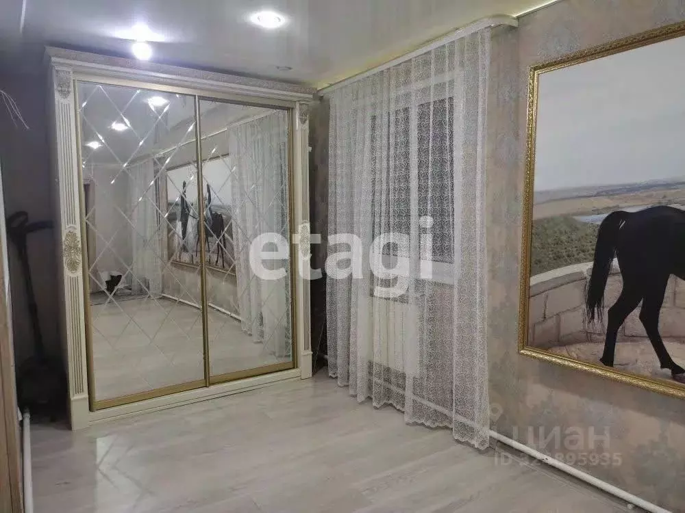 Дом в Красноярский край, Красноярск Суворовский мкр, ул. Макаренко, 17 ... - Фото 1