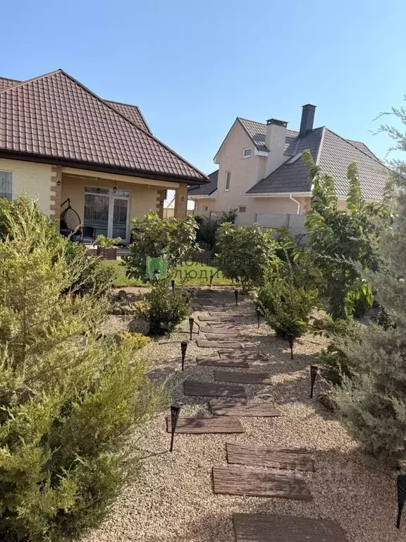 Дом в Крым, Сакский район, с. Уютное ул. Садовая (146 м) - Фото 2