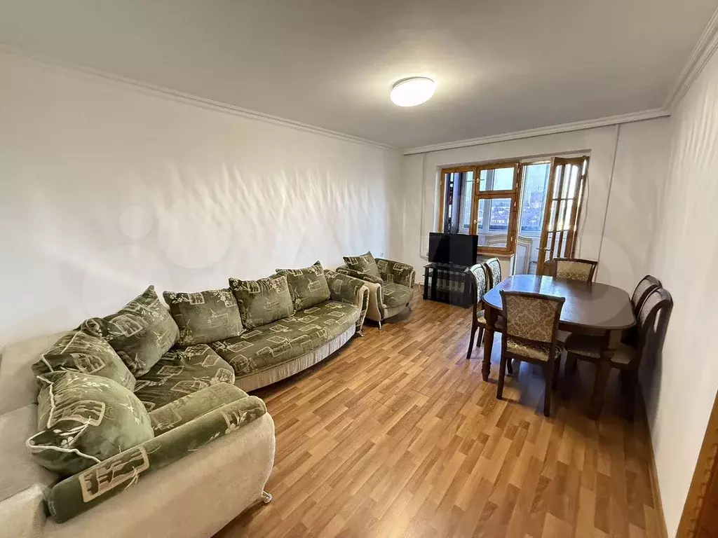 2-к. квартира, 55 м, 8/10 эт. - Фото 0