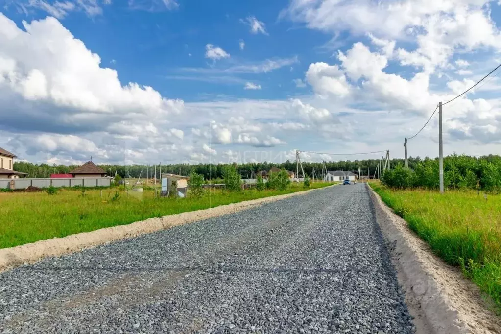 Участок в Тюменская область, Тюменский район, д. Падерина ул. 95-летия ... - Фото 1