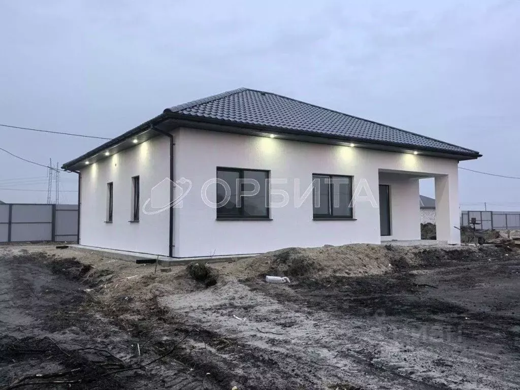 Дом в Тюменская область, Тюмень ул. Михаила Баранова (101 м) - Фото 1