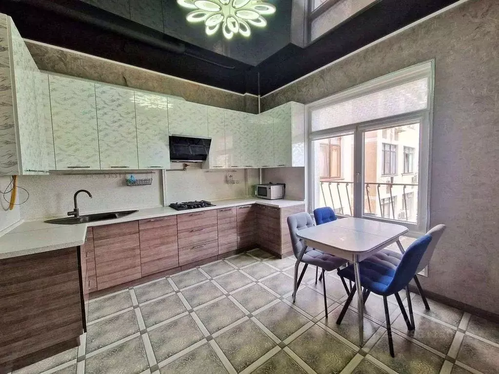 3-к кв. Краснодарский край, Новороссийск ул. Энгельса, 79 (110.0 м) - Фото 1