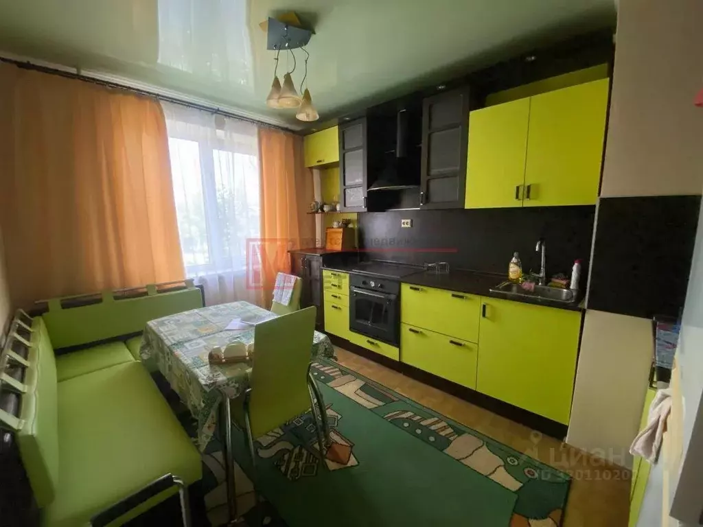 3-к кв. Белгородская область, Старый Оскол Юбилейный мкр, 7 (64.0 м) - Фото 0