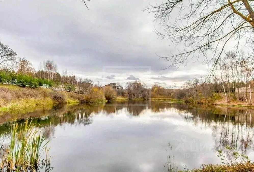 Участок в Московская область, Одинцовский городской округ, д. ... - Фото 2