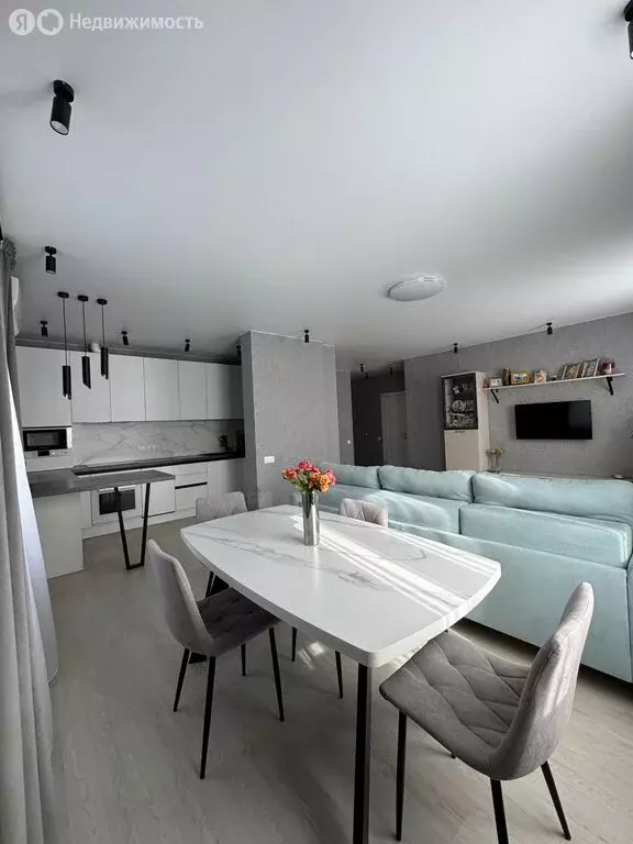 3-комнатная квартира: Красноярск, улица Алексеева, 34 (72.8 м) - Фото 1