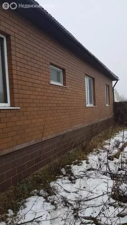 Дом в Белгородская область, рабочий посёлок Ивня, улица Маршала ... - Фото 0