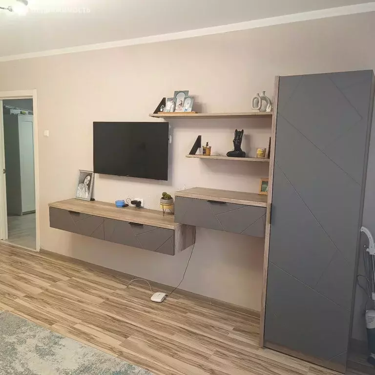 3-комнатная квартира: посёлок Глубокий, улица Комарова, 19 (69.8 м) - Фото 0