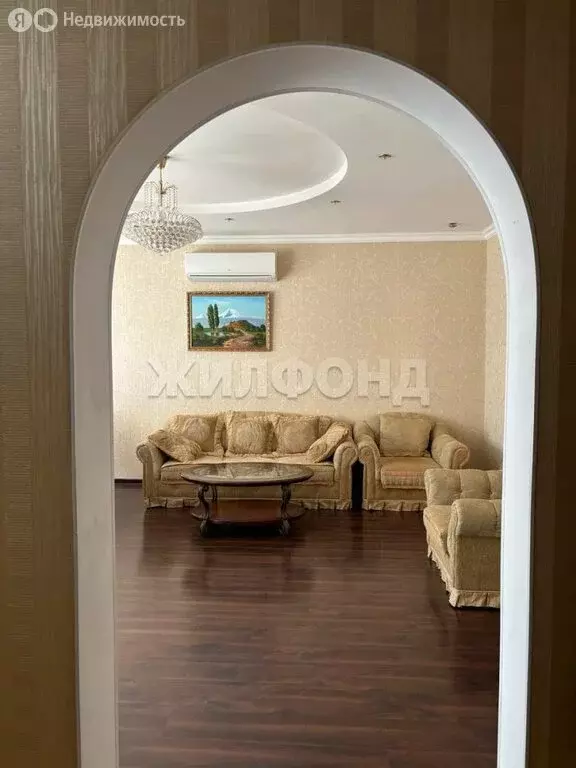 Дом в станица Незлобная, 2-я Незлобненская улица (240 м) - Фото 1