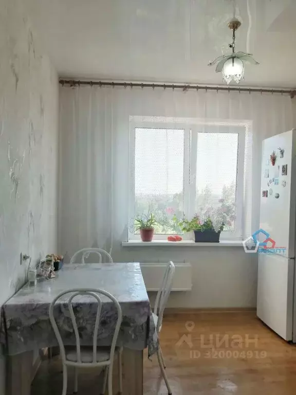 3-к кв. Омская область, Омск ул. 2-я Солнечная, 28Б (62.7 м) - Фото 0