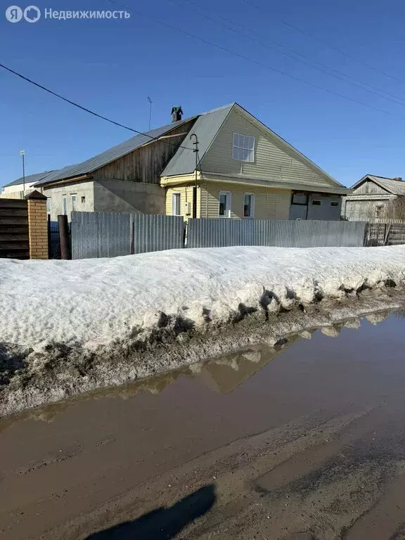 Дом в село Киреевск, улица Ленина, 55 (100 м) - Фото 1