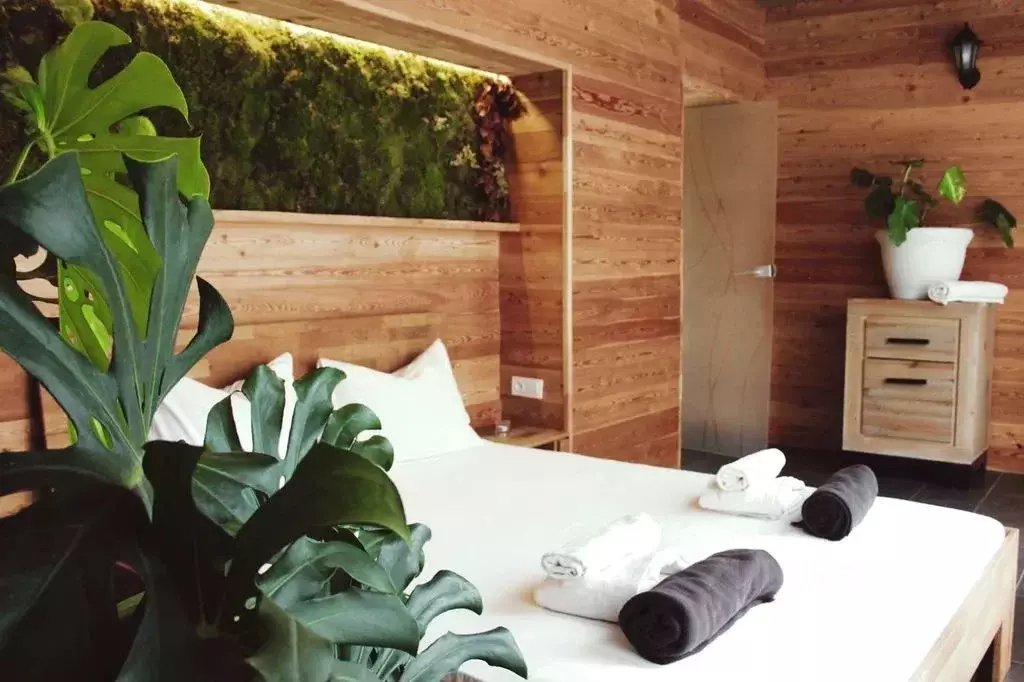 Комната Крым, Черноморский район, с. Межводное ул. Приморская, 14 - Фото 1