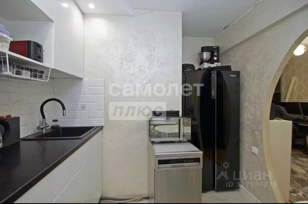 2-к кв. Омская область, Омск Краснознаменная ул., 21 (48.3 м) - Фото 2