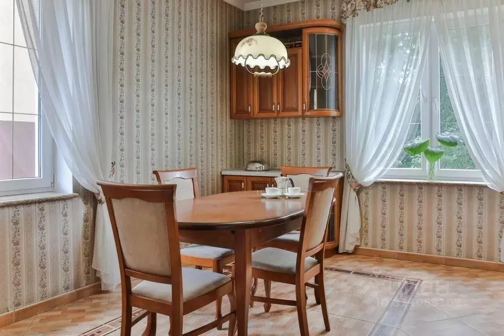 Дом в Калининградская область, Калининград просп. Мира, 170 (250 м) - Фото 2