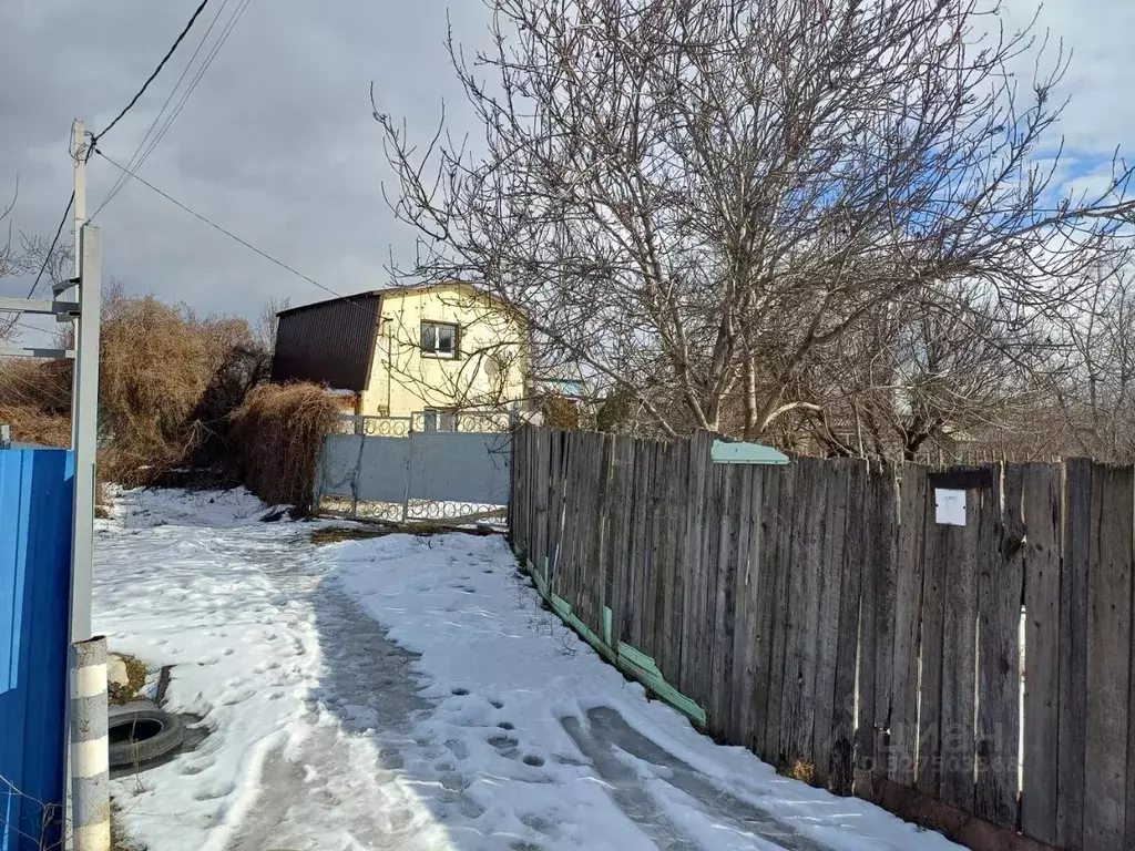 Дом в Волгоградская область, Волжский Химик СНТ, ул. Набережная (57 м) - Фото 1