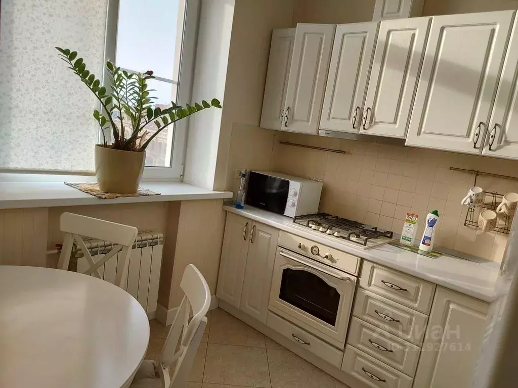 2-к кв. Волгоградская область, Волгоград Коммунистическая ул., 10 ... - Фото 1