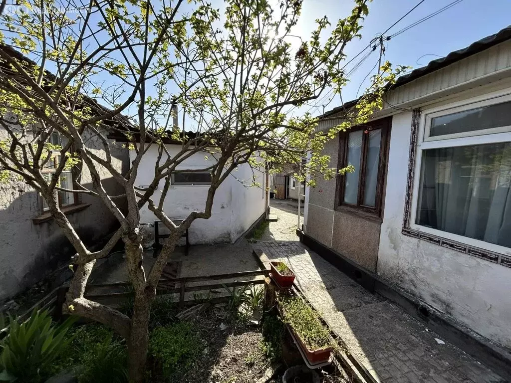 Дом в Симферополь, улица Металлистов, 37 (50 м) - Фото 1