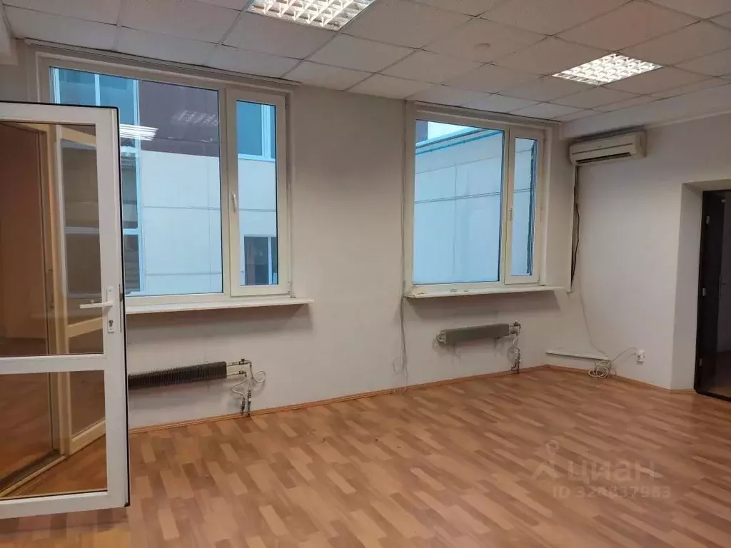 Офис в Свердловская область, Екатеринбург ул. Черкасская, 9 (55 м) - Фото 0