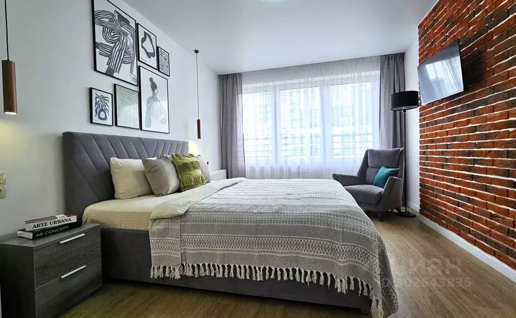 1-к кв. Тюменская область, Тюмень ул. 50 лет Октября, 57Бк1 (45.0 м) - Фото 1