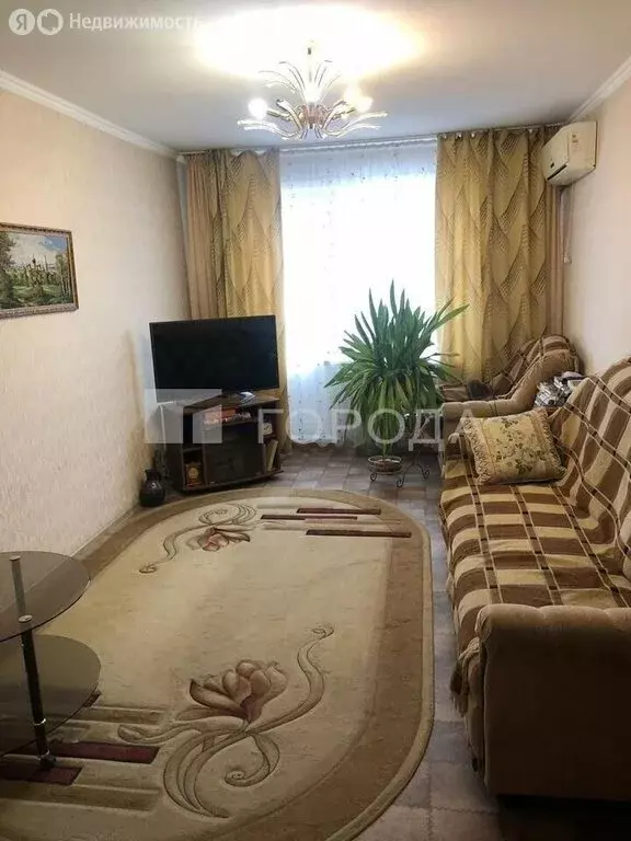 3-комнатная квартира: Барнаул, улица Панфиловцев, 31 (62.8 м) - Фото 0