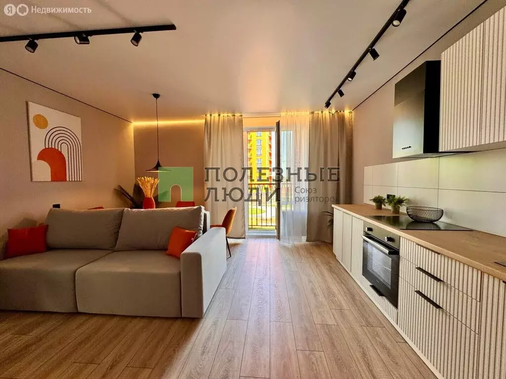 3-комнатная квартира: село Первомайский, улица Оружейников, 3/2 (55 м) - Фото 1