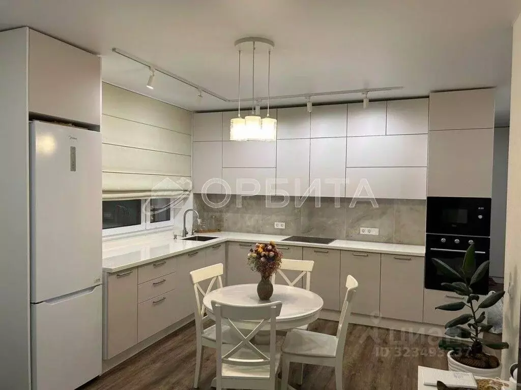 3-к кв. Тюменская область, Тюмень ул. Тимофея Чаркова, 83 (54.6 м) - Фото 1