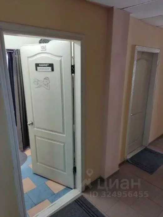 Помещение свободного назначения в Крым, Керчь ул. Марата, 9 (16 м) - Фото 2