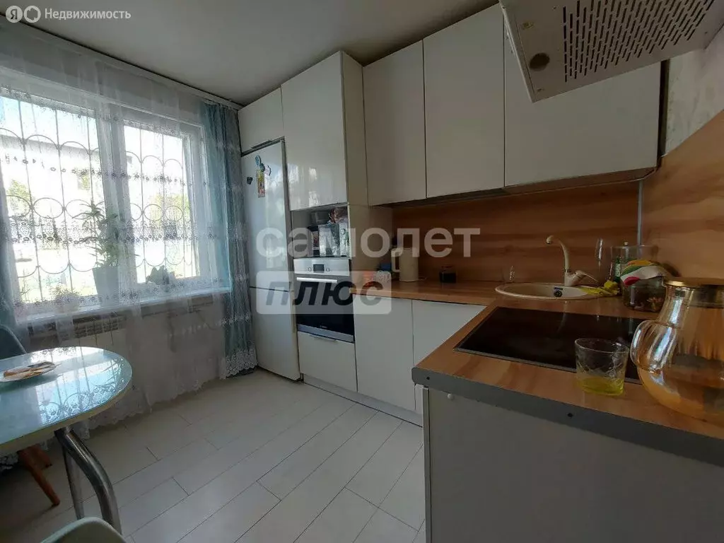 3-комнатная квартира: Иркутск, улица Баумана, 231 (68 м) - Фото 1