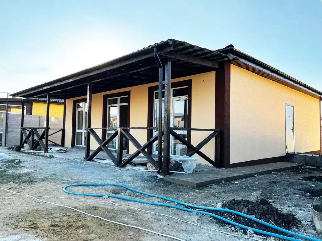 Дом в Крым, Симферопольский район, Добровское с/пос, с. Пионерское ул. ... - Фото 2