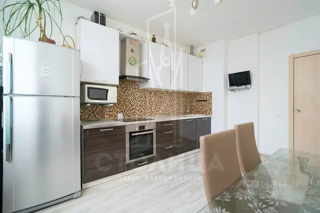 3-к кв. Свердловская область, Екатеринбург ул. Старых Большевиков, 3 ... - Фото 1