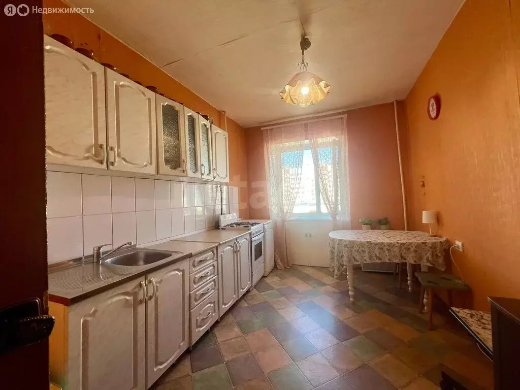 3-комнатная квартира: Новый Уренгой, район Северная Жилая Часть, ... - Фото 2